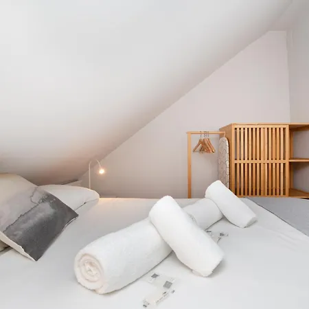 Live Like A Local @ Casa Da Esquina - Wifi & A/c * Lisbon